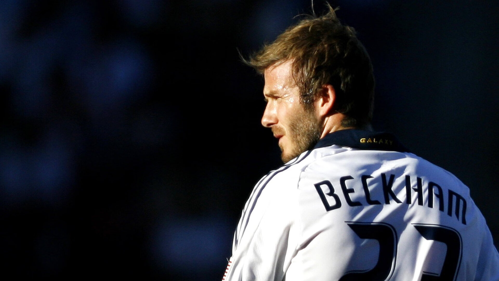 乔纳·隆戈：全黑队的破坏性武器，凭借速度与力量打破防线，乔纳坦资料